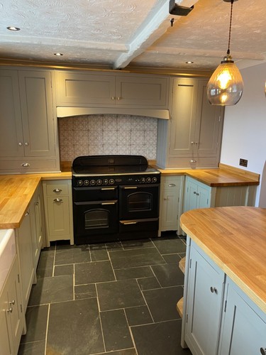Fully fitted freestanding - fitted,